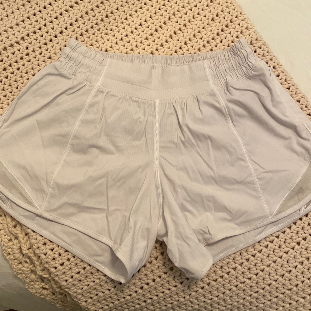LULULEMON size 4 white shorts